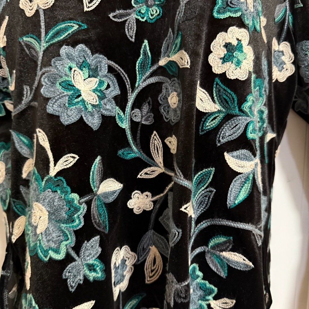 Karen Kane Velvet Embroidered Boho Blouse SZ Medium USA Made Thick Sedona EUC - Picture 4 of 8